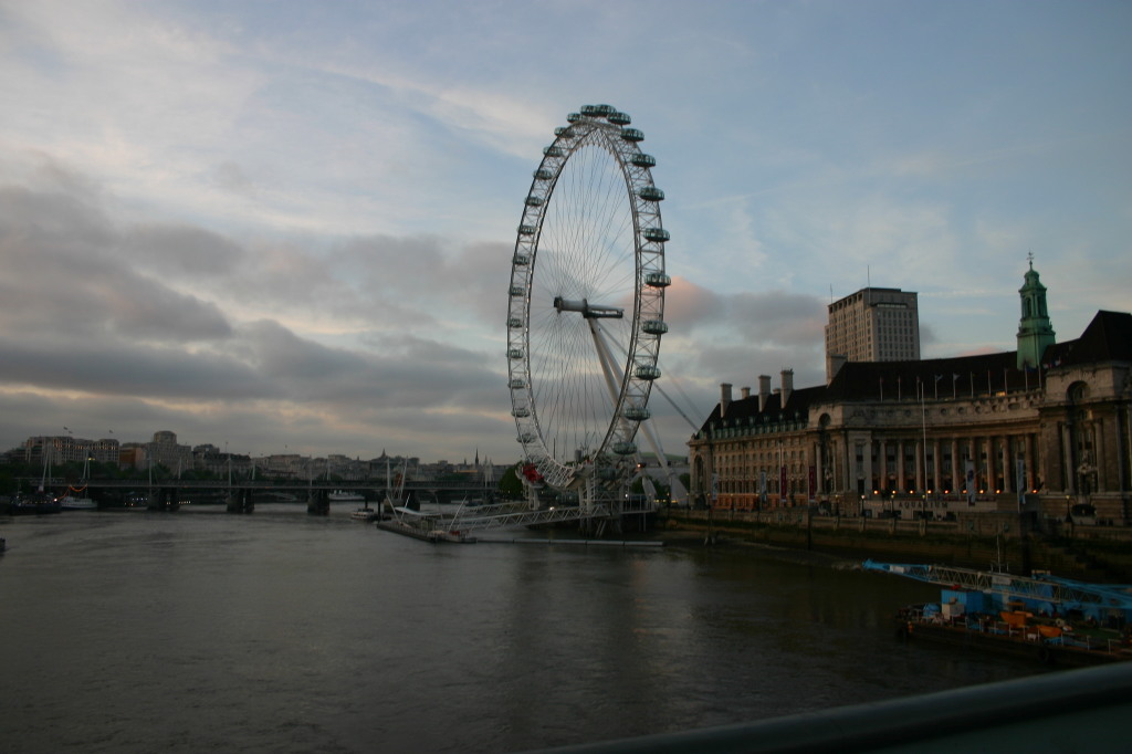 2006/05(May)/London/Day2/1024x768_2006-05-26-London-90-LondonEye.JPG