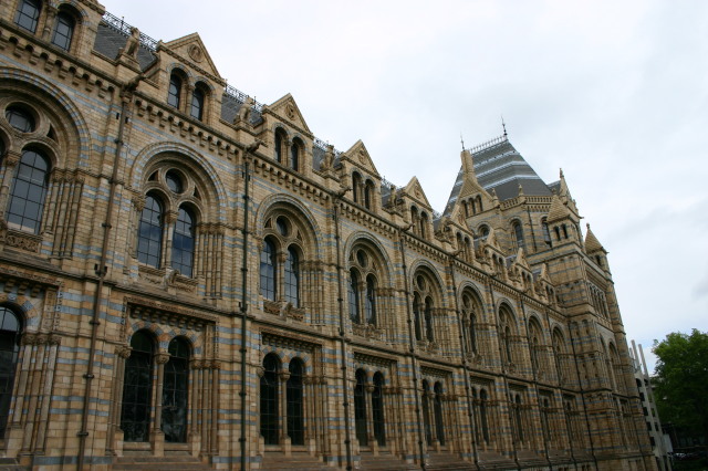 2006/05(May)/London/Day2/640x480_2006-05-26-London-40-Natural-History-Museum.JPG