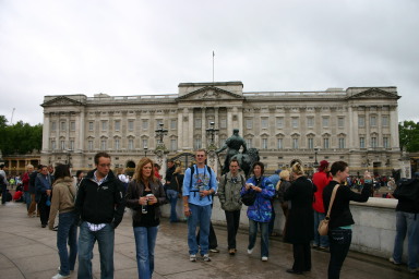 2006-05-26-London-12-Buckingham-Palace-Travis.JPG