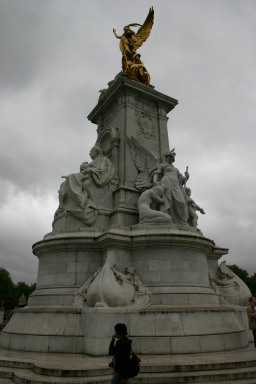 2006-05-26-London-14-Buckingham-Palace.JPG