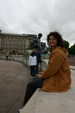2006-05-26-London-16-Buckingham-Palace-Suzi.JPG