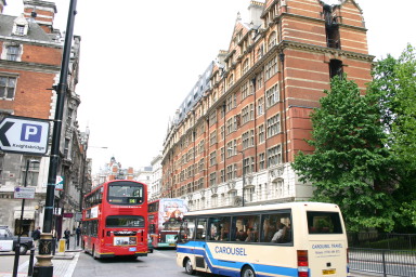 2006-05-26-London-24-Street.JPG