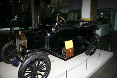 2006-05-26-London-64-Science-Museum-model-T.JPG