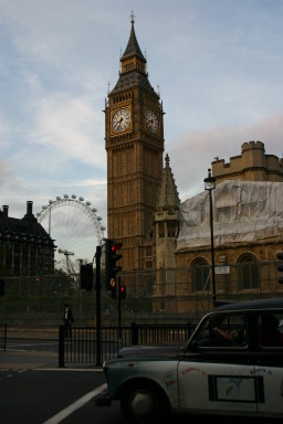 2006-05-26-London-76-BigBen-LondonEye.JPG