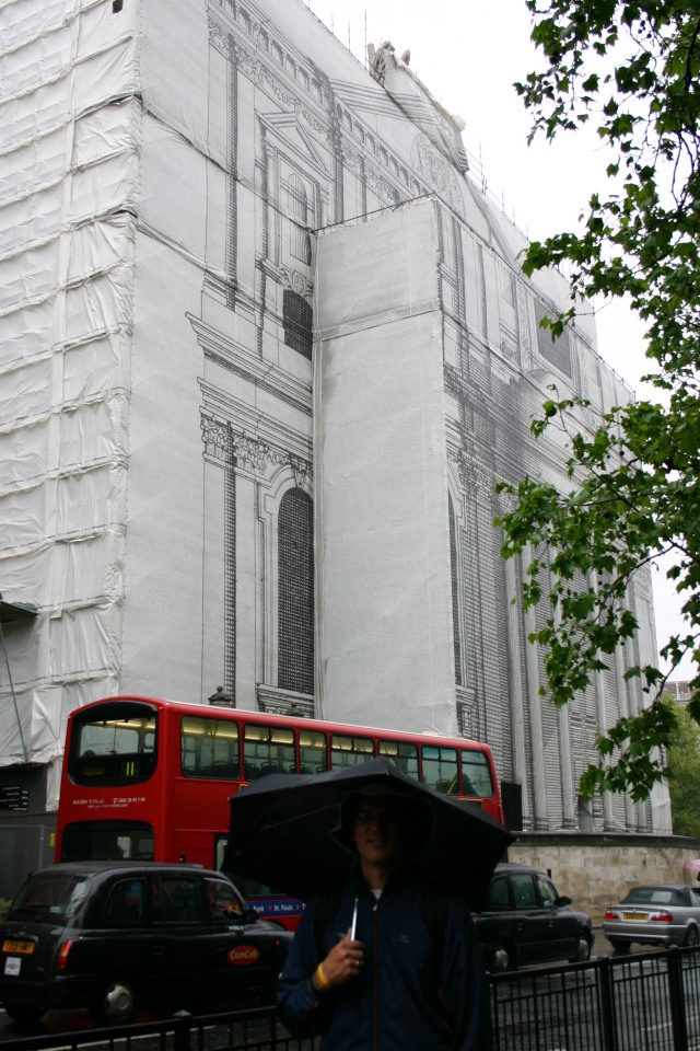 2006/05(May)/London/Day3/640x480_2006-05-27-London-19-St-Pauls-Cathedral-scaffolding.JPG
