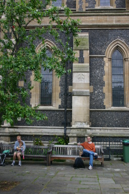 2006-05-27-London-04-Southwark-Cathedral-by-Boroughs-market-Travis.JPG