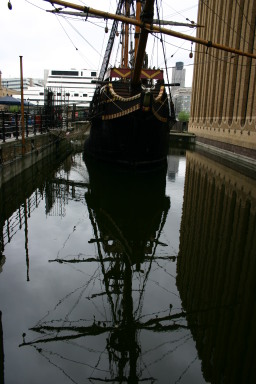 2006-05-27-London-11-Golden-Hinde-ship.JPG