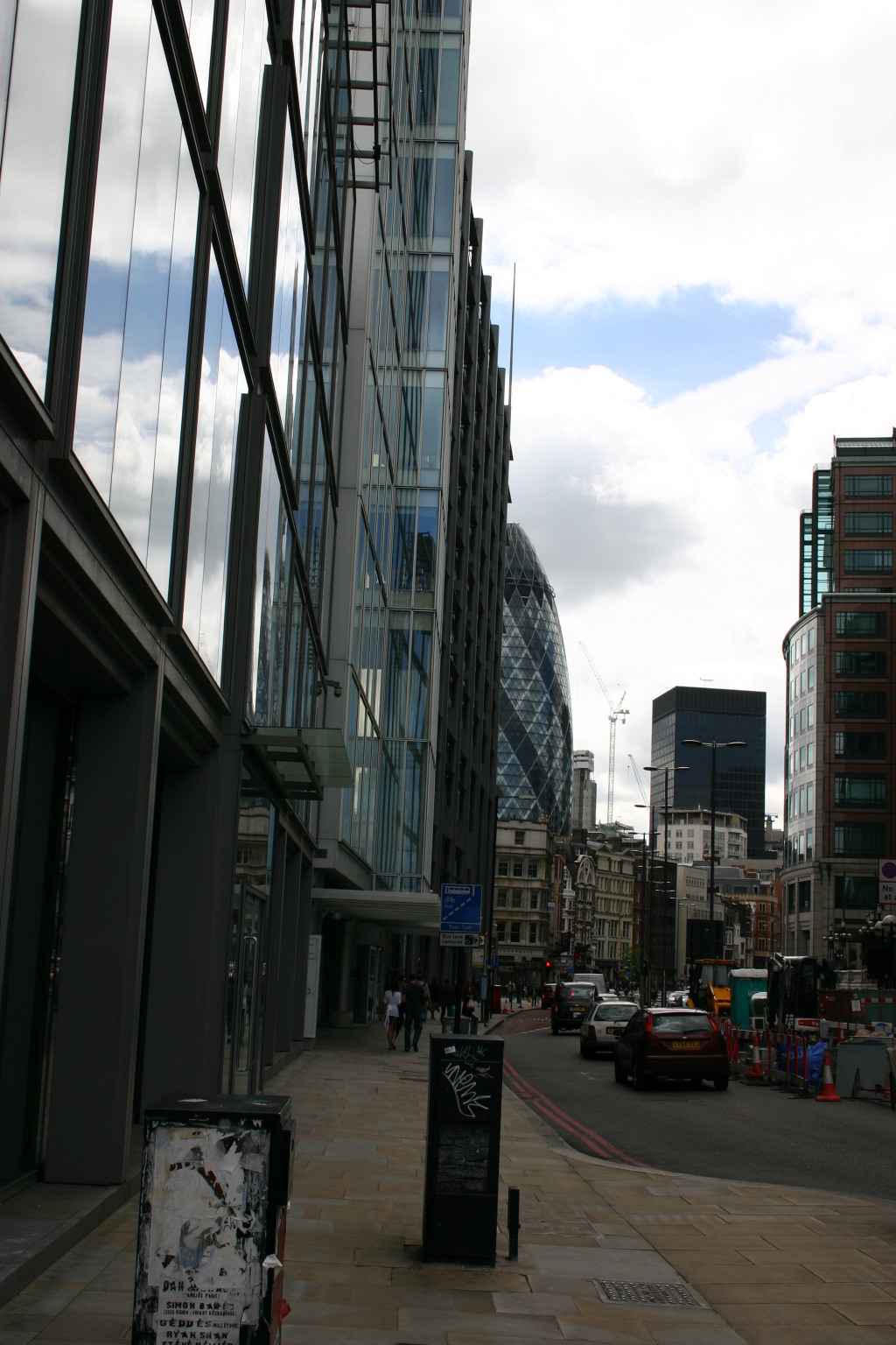 2006-05-28-London-29-bike-tour-Gurkin.JPG