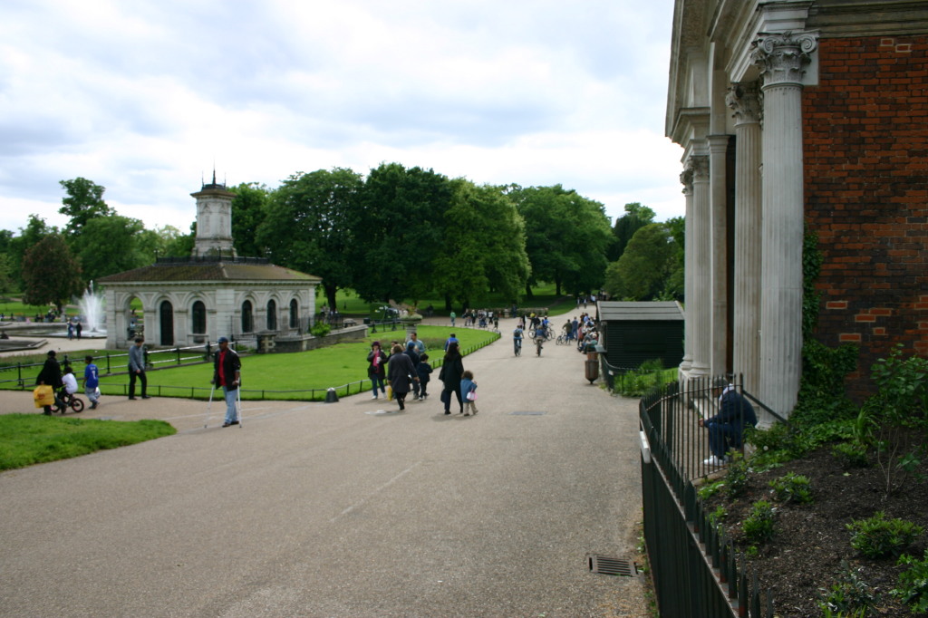 2006-05-28-London-78-bike-tour-Hyde-Park.JPG