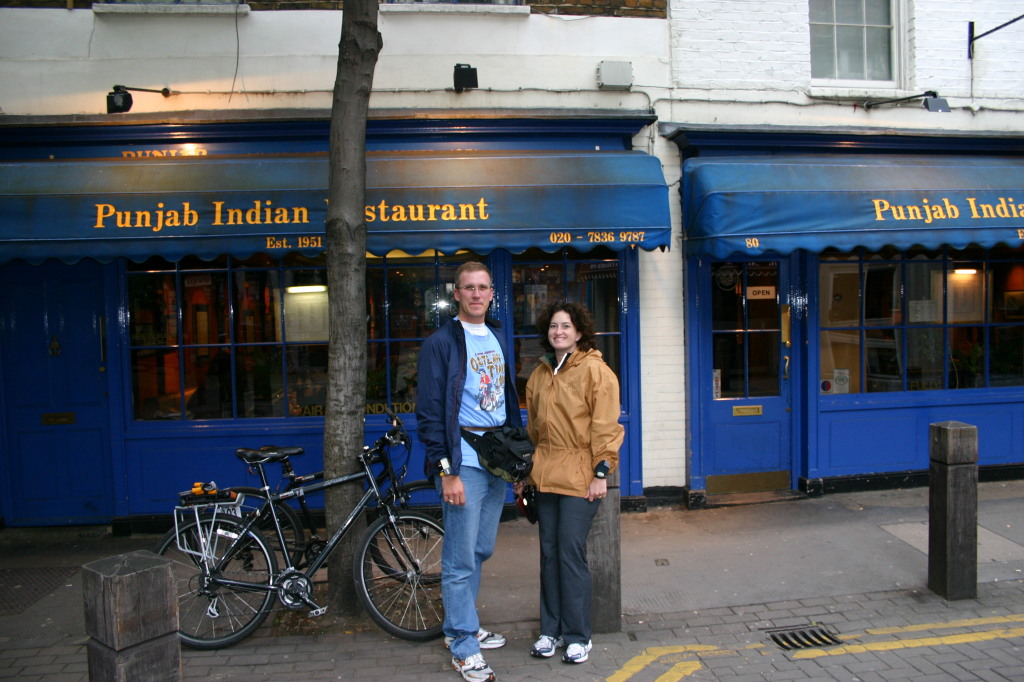 2006/05(May)/London/Day4/1024x768_2006-05-28-London-86-Punjab-Indian-resturaunt-Suzi-Travis.JPG