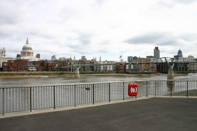 2006-05-28-London-04-Millenium-Bridge.JPG