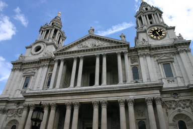 2006-05-28-London-50-bike-tour-St-Pauls-Cathedral.JPG