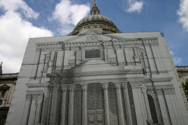 2006-05-28-London-51-bike-tour-St-Pauls-Cathedral-scaffold.JPG