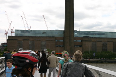 2006-05-28-London-53-bike-tour-Tate-Modern.JPG