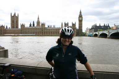 2006-05-28-London-58-bike-tour-Suzi-Parliment-BigBen.JPG