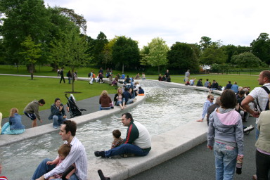 2006-05-28-London-72-bike-tour-Diana-memorial-fountain.JPG