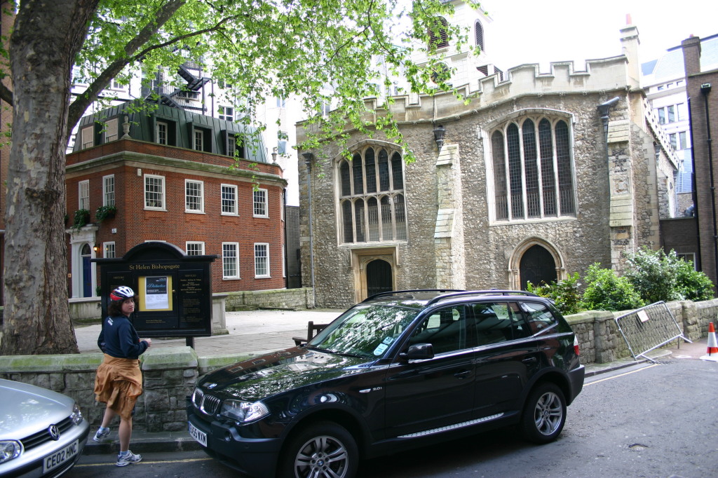 2006/05(May)/London/Day5/1024x768_2006-05-29-London-35-St-Helen-BishopGate-church.JPG