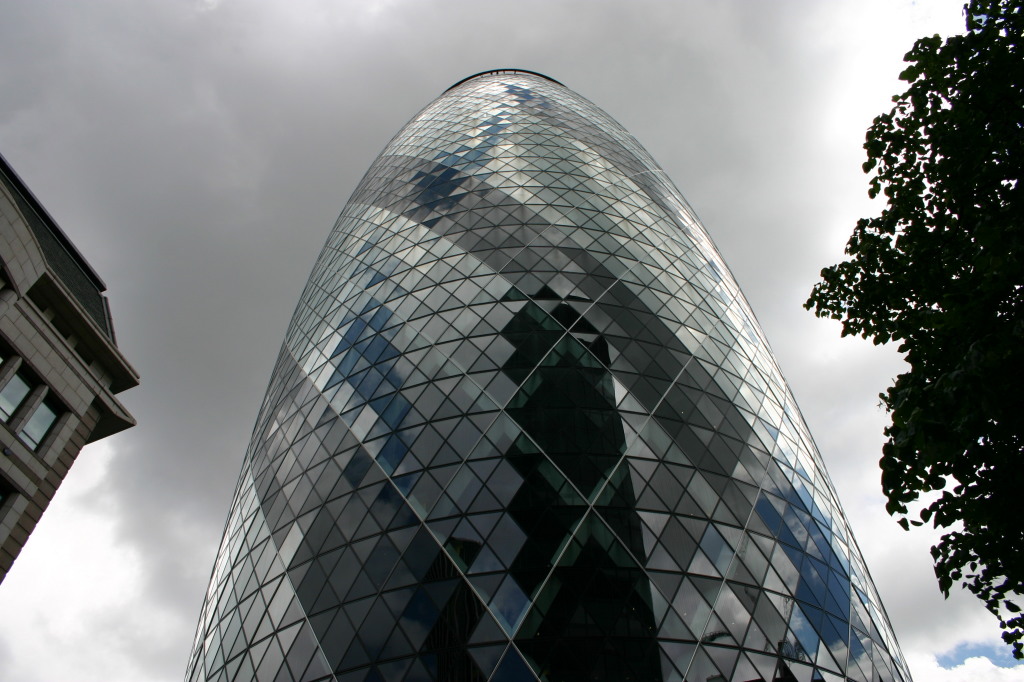 2006/05(May)/London/Day5/1024x768_2006-05-29-London-46-Gurkin.JPG