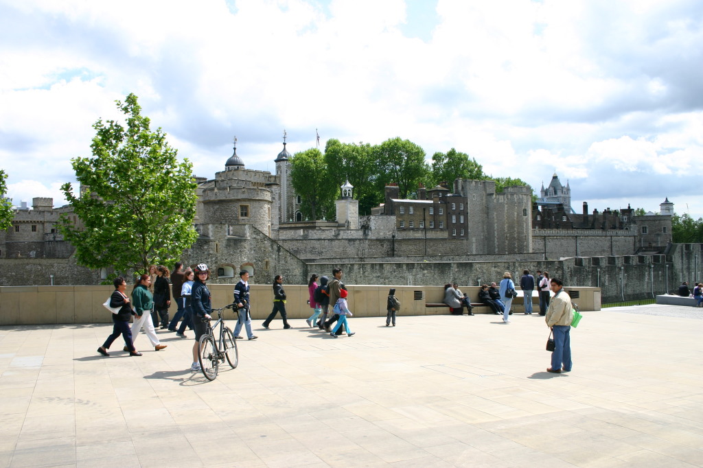 2006/05(May)/London/Day5/1024x768_2006-05-29-London-48-Tower.JPG