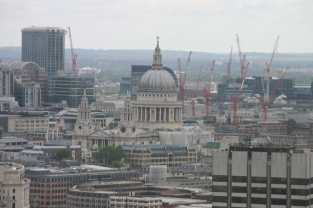 2006/05(May)/London/Day5/640x480_2006-05-29-London-09-LondonEye-St-Pauls-Cathedral.JPG