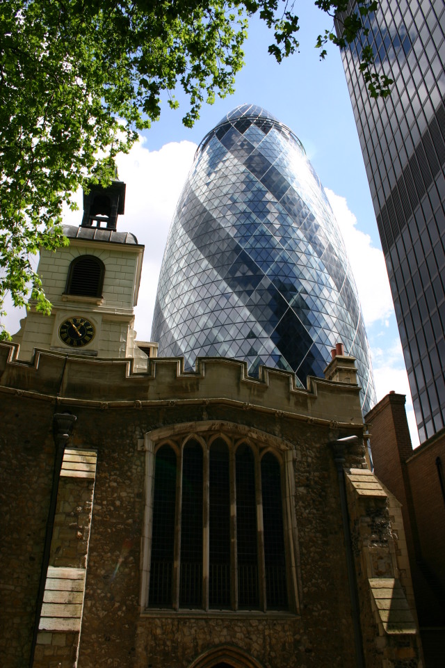 2006-05-29-London-38-St-Helen-BishopGate-church.JPG
