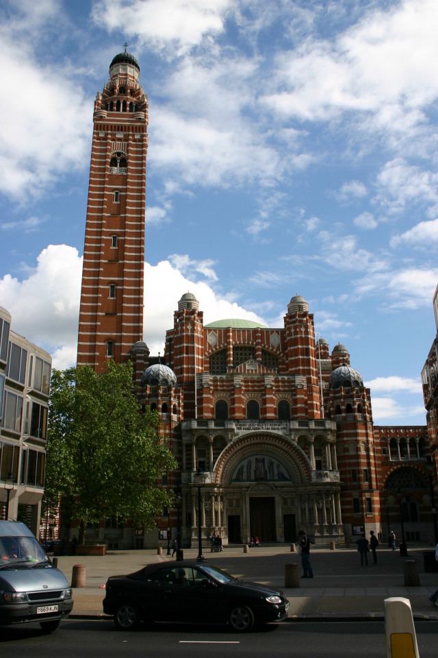 2006-05-29-London-70-Westminster-Cathedral-Tower.JPG