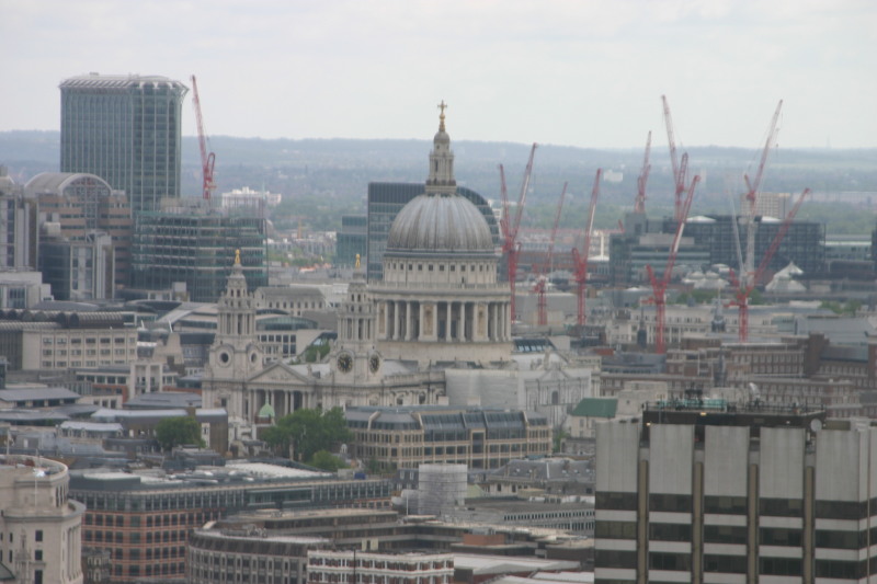 2006/05(May)/London/Day5/800x600_2006-05-29-London-09-LondonEye-St-Pauls-Cathedral.JPG