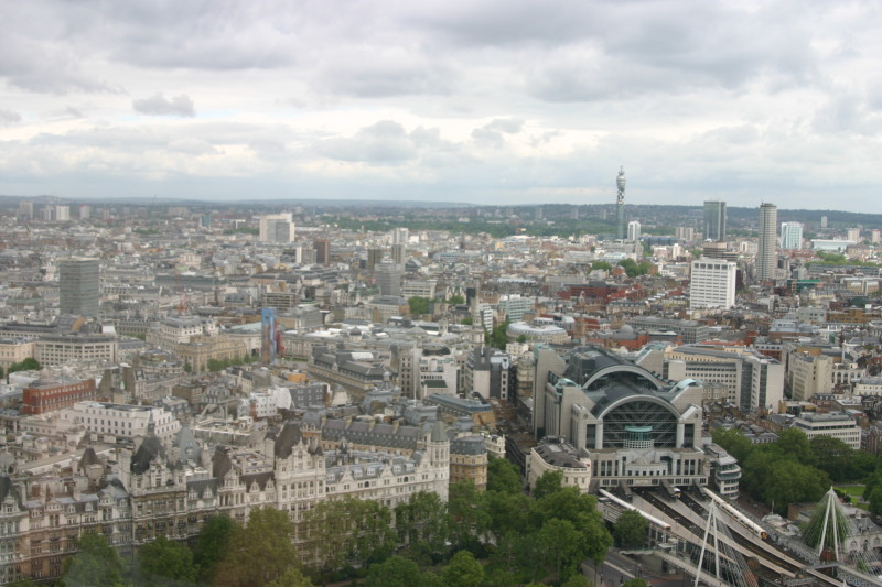 2006/05(May)/London/Day5/800x600_2006-05-29-London-12-LondonEye.JPG
