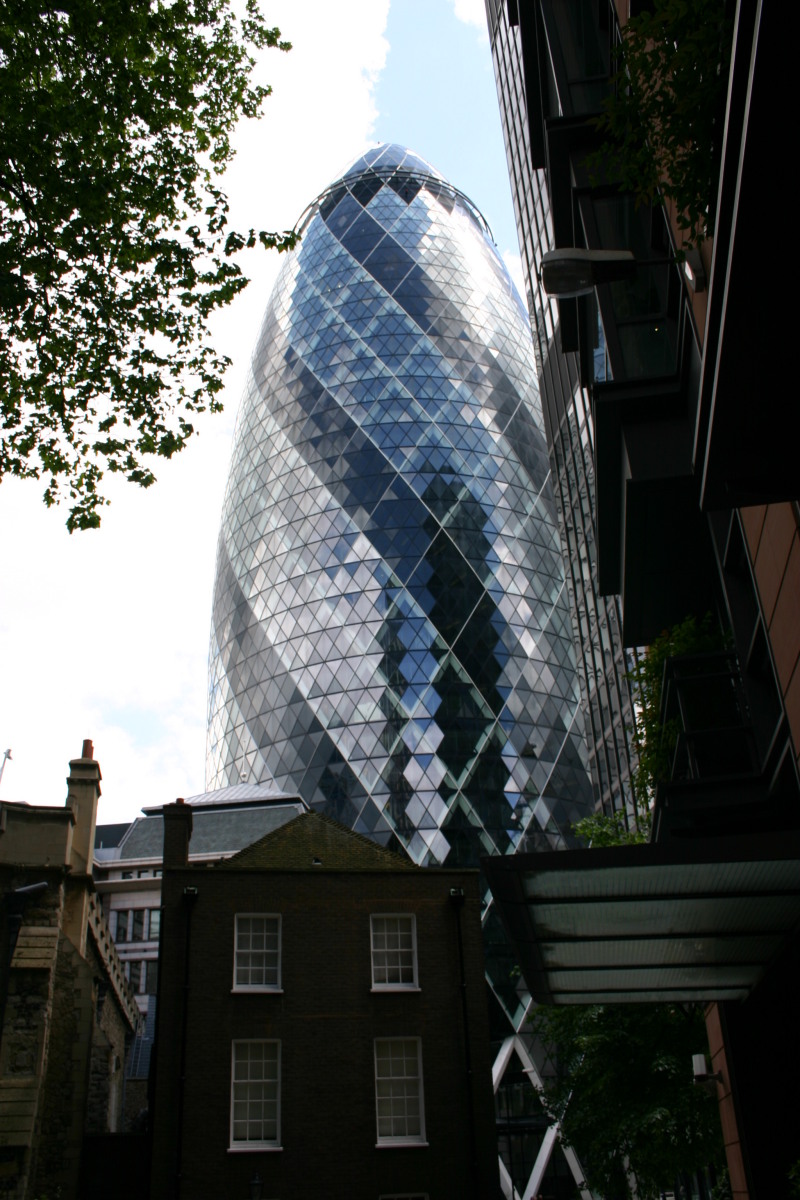 2006/05(May)/London/Day5/800x600_2006-05-29-London-34-Gurkin.JPG