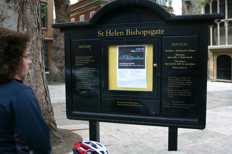 2006-05-29-London-36-St-Helen-BishopGate-church.JPG