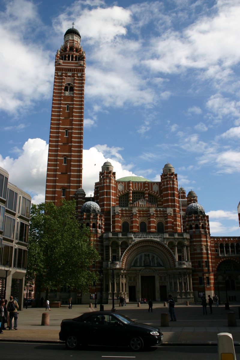 2006/05(May)/London/Day5/800x600_2006-05-29-London-71-Westminster-Cathedral-Tower.JPG