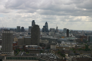 2006-05-29-London-07-LondonEye-Gurkin.JPG