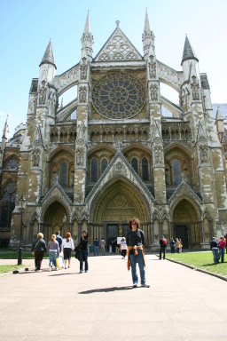 2006-05-29-London-66-Westminster-Abbey-Suzi.JPG