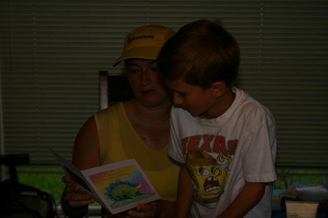 2006/05(May)/Mothers-Day/640x480_2006-05-14-Mothers-Day-03-Suzi-Chance.JPG