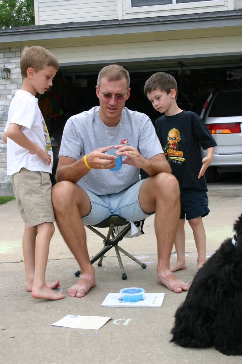 2006/05(May)/Mothers-Day/800x600_2006-05-14-Mothers-Day-17-Chance-Dax-Travis-floam.JPG