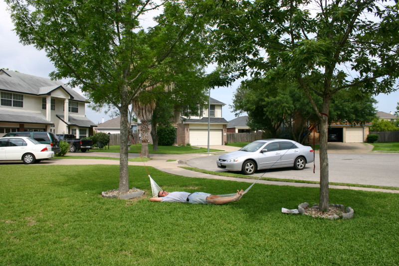 2006/05(May)/Mothers-Day/800x600_2006-05-14-Mothers-Day-19-hammock-Travis.JPG