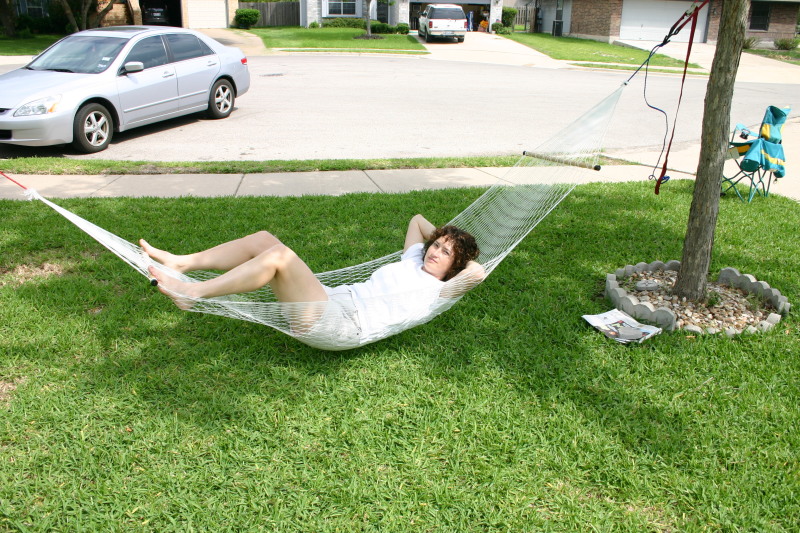 2006/05(May)/Mothers-Day/800x600_2006-05-14-Mothers-Day-21-hammock-Suzi.JPG