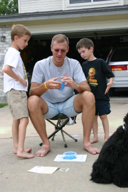 2006-05-14-Mothers-Day-17-Chance-Dax-Travis-floam.JPG