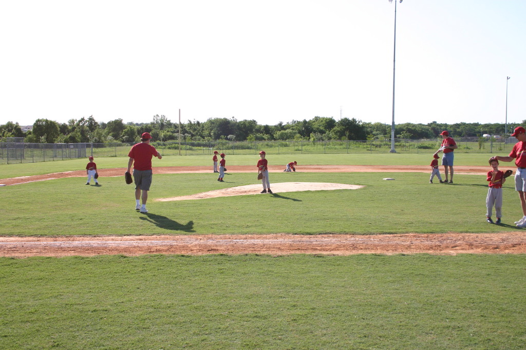 2006/05(May)/Tball-11th/1024x768_2006-05-11-Tball-025-Mason-Paul-Dax-Nick-Sierra-August-Chance-Travis.JPG
