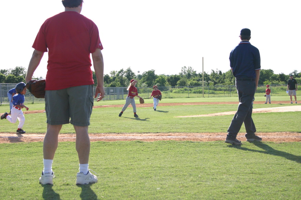 2006/05(May)/Tball-11th/1024x768_2006-05-11-Tball-035-Sierra.JPG