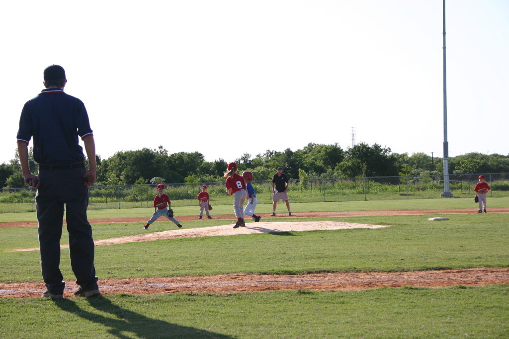 2006/05(May)/Tball-11th/1024x768_2006-05-11-Tball-043-Sierra-Dax.JPG