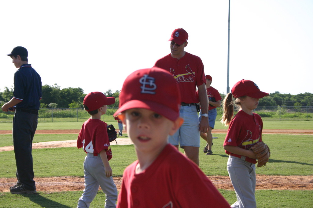 2006/05(May)/Tball-11th/1024x768_2006-05-11-Tball-048-Gabe-Dax-Sierra-Travis.JPG