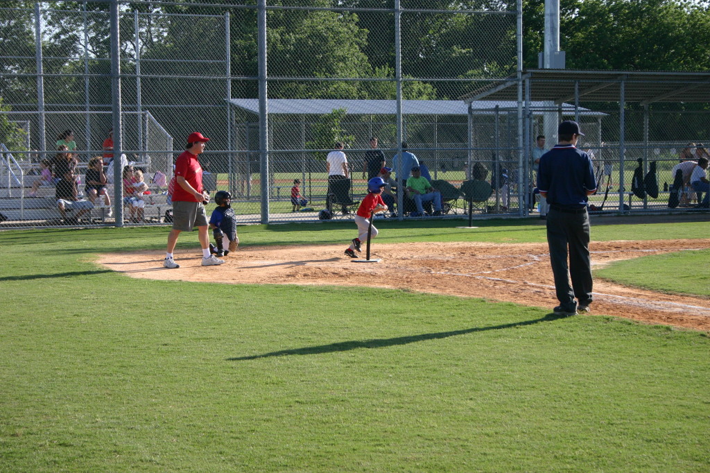 2006/05(May)/Tball-11th/1024x768_2006-05-11-Tball-055-Matthew.JPG
