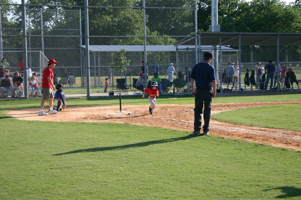 2006/05(May)/Tball-11th/1024x768_2006-05-11-Tball-066-Brandon.JPG