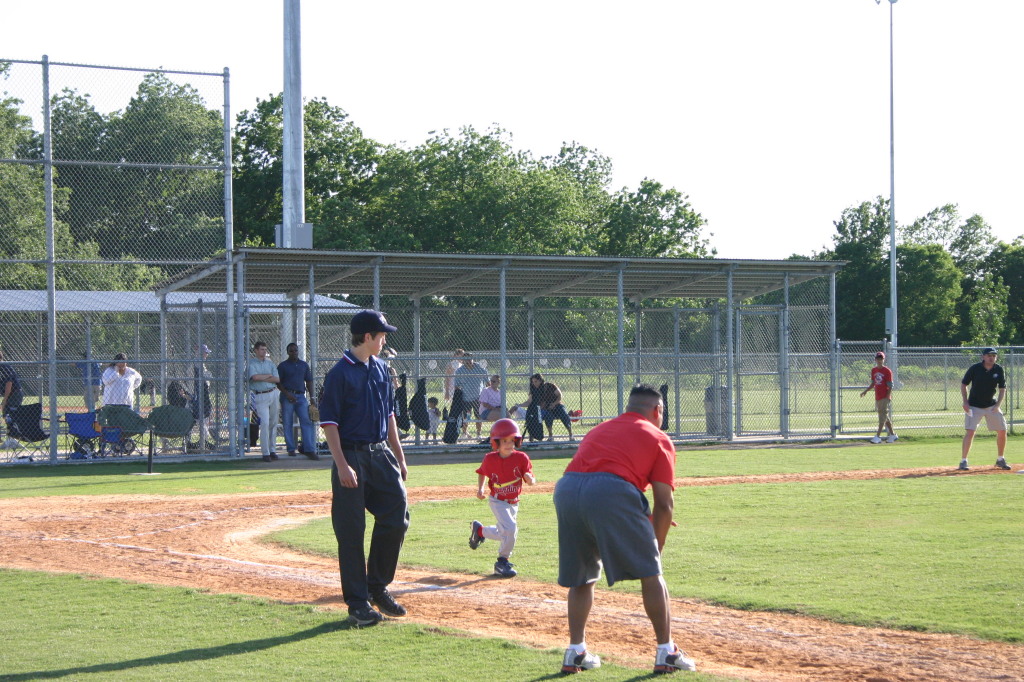 2006/05(May)/Tball-11th/1024x768_2006-05-11-Tball-071-Nick.JPG