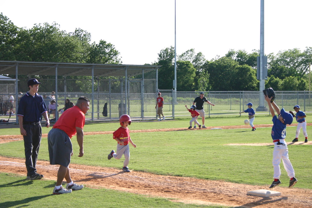 2006/05(May)/Tball-11th/1024x768_2006-05-11-Tball-073-Nick.JPG
