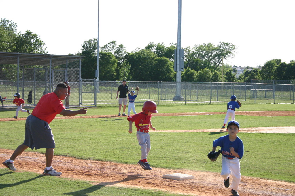 2006/05(May)/Tball-11th/1024x768_2006-05-11-Tball-074-Nick-Best.JPG