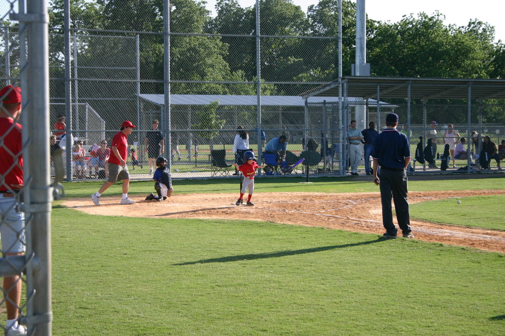2006/05(May)/Tball-11th/1024x768_2006-05-11-Tball-078-Gabe.JPG
