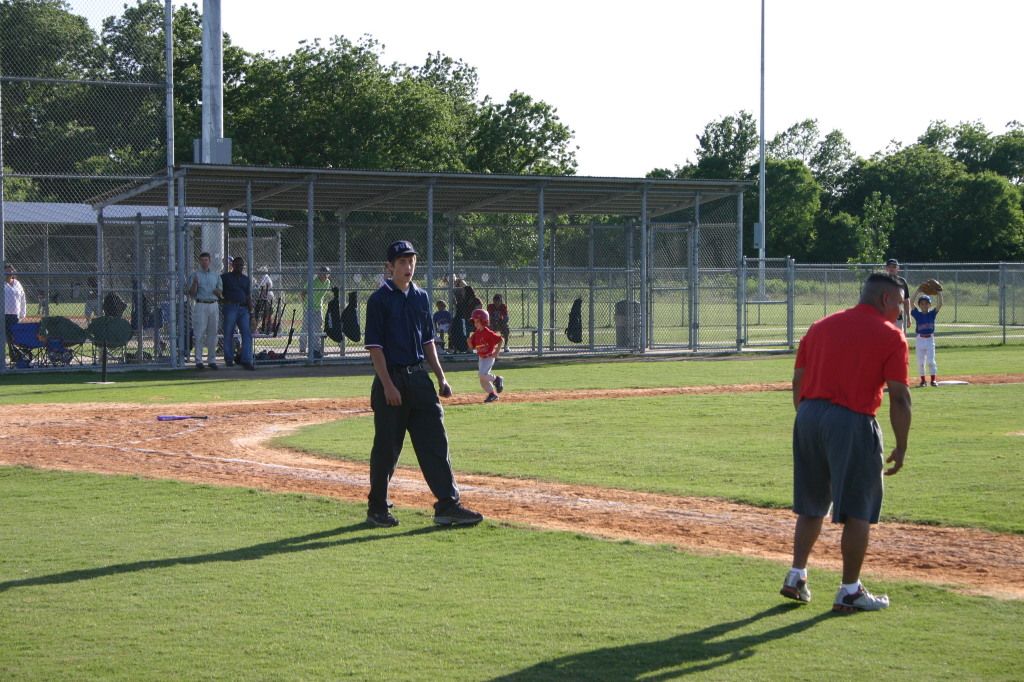2006/05(May)/Tball-11th/1024x768_2006-05-11-Tball-085-Nick.JPG