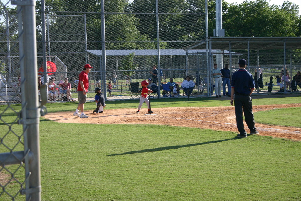 2006/05(May)/Tball-11th/1024x768_2006-05-11-Tball-087-Amanda.JPG